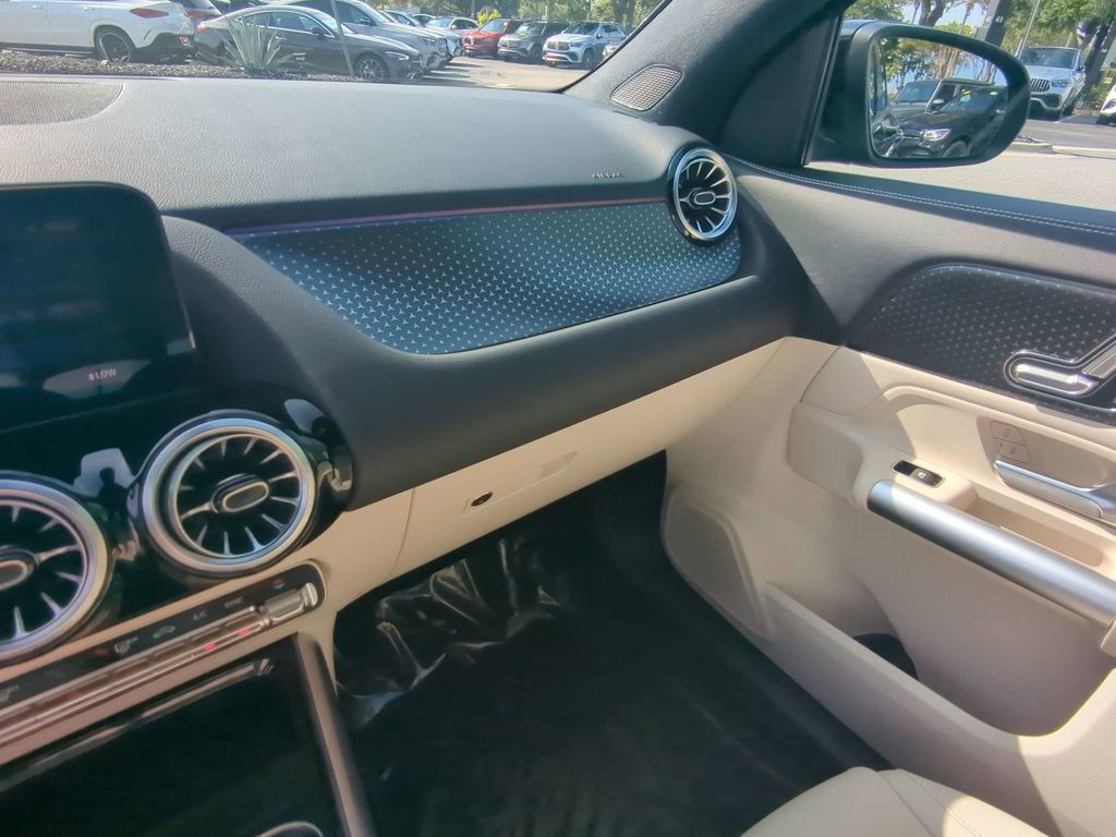 Certified 2025 Mercedes-Benz GLA 250 image 4
