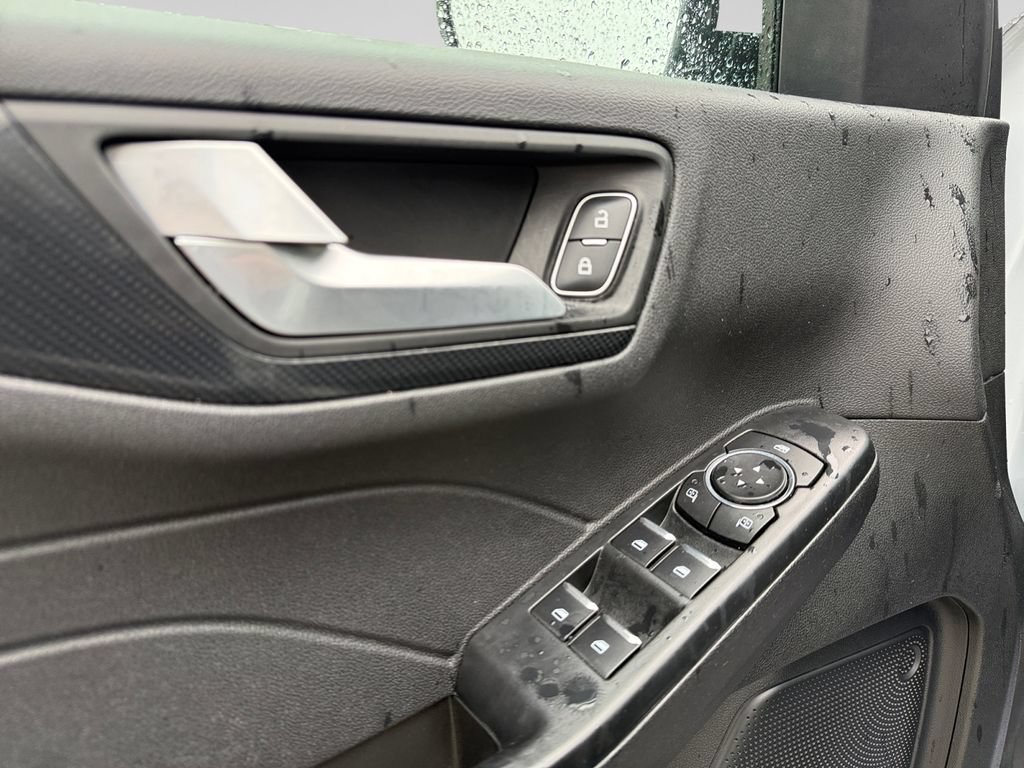 Used 2025 Ford Escape ST-Line Select AWD/4WD image 19