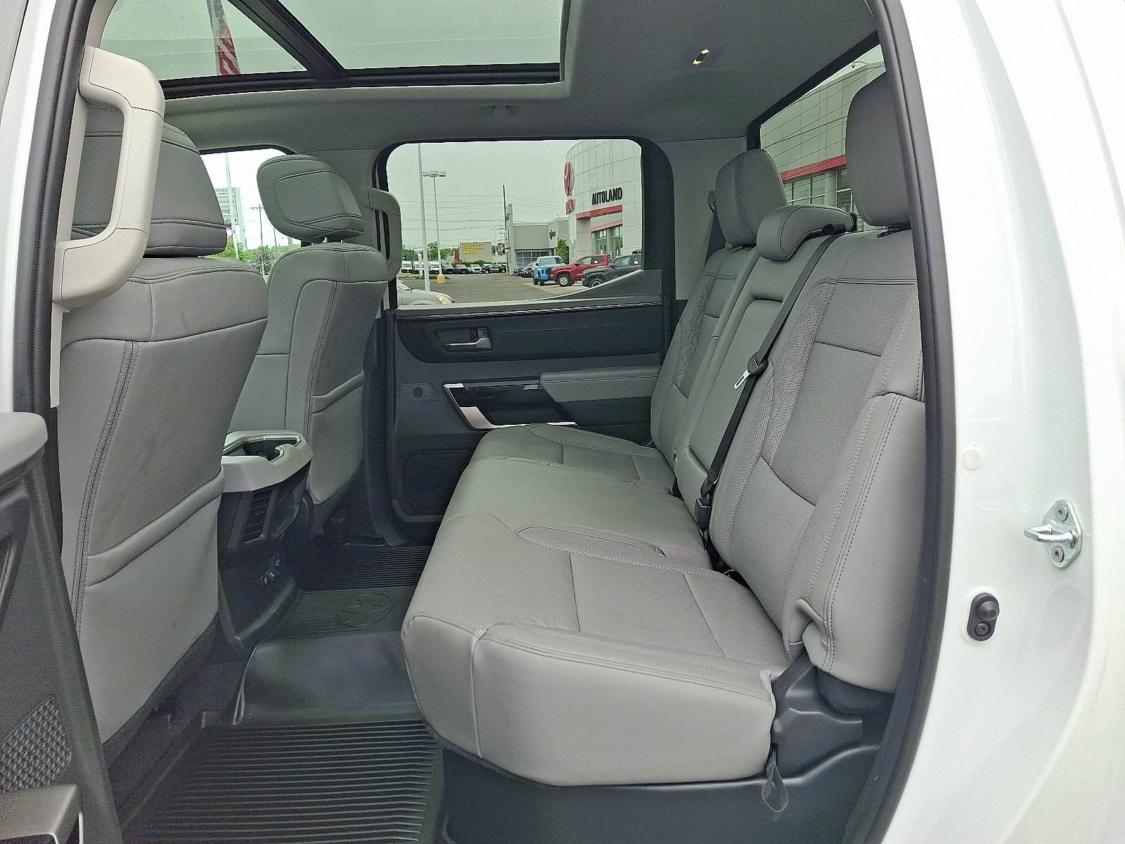 Used 2024 Toyota Tundra Limited AWD/4WD image 11