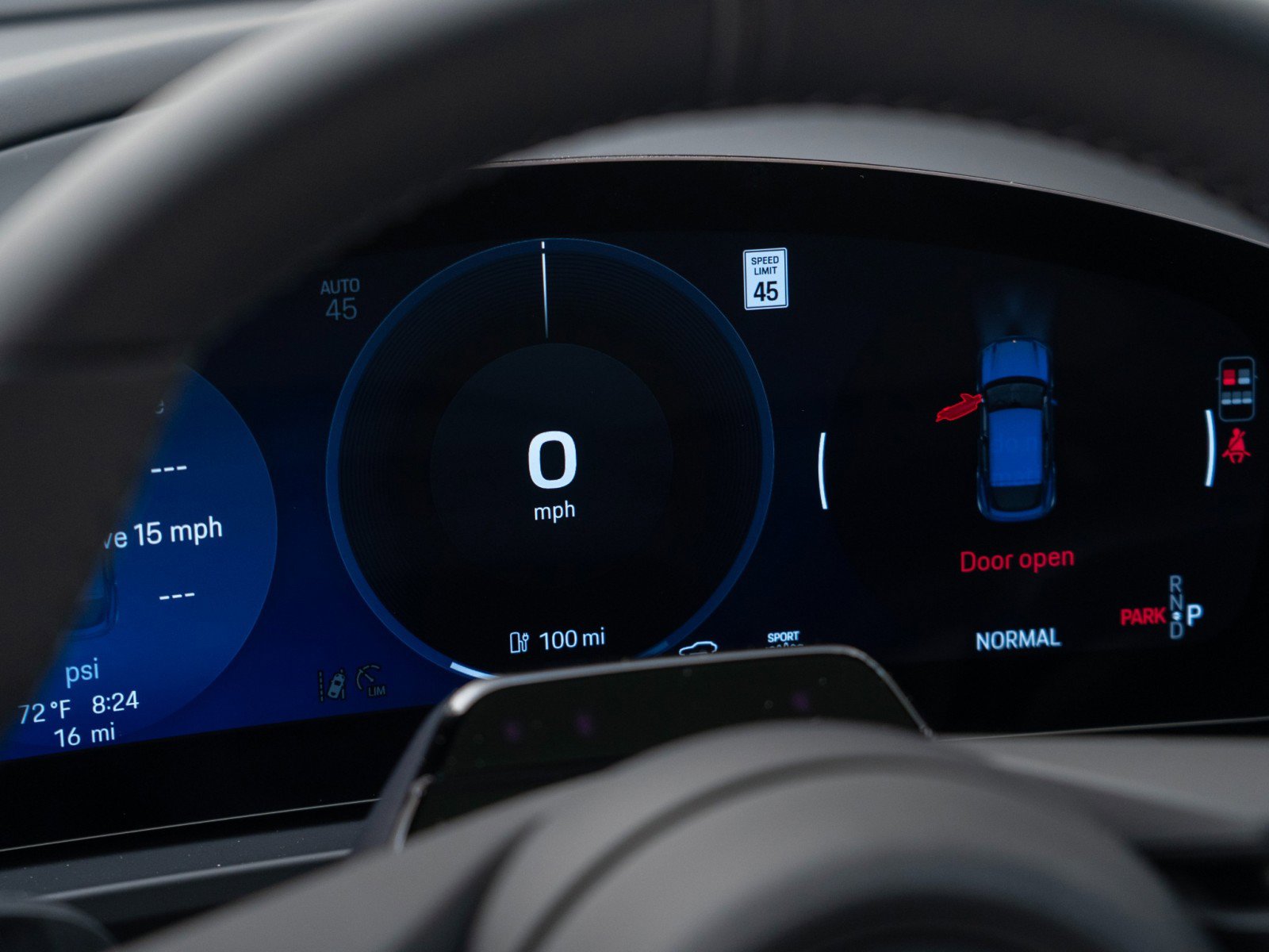 New 2026 Porsche Macan Electric RWD image 24