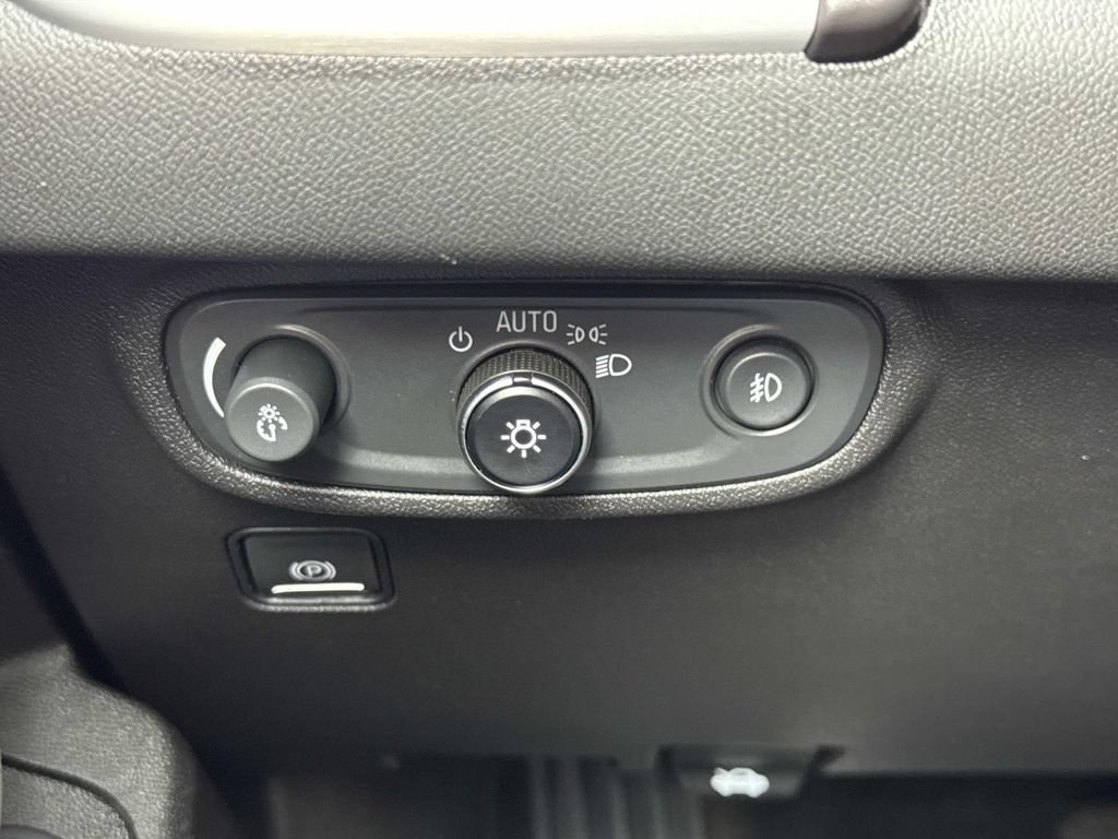 Used 2024 GMC Terrain SLT FWD image 13