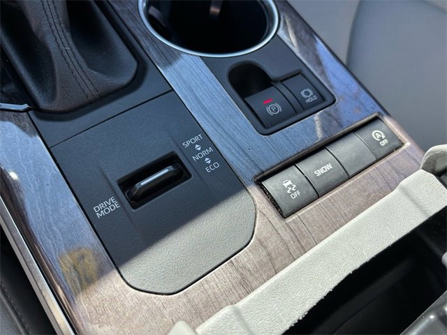 Used 2022 Toyota Highlander Limited image 12