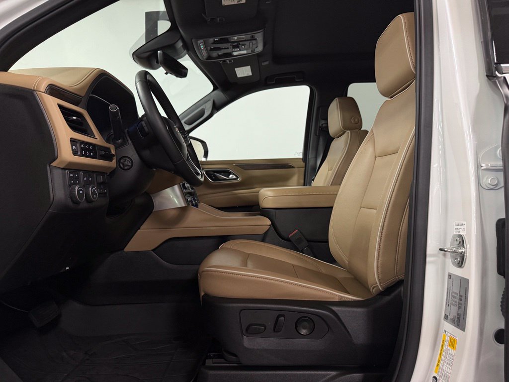 Used 2024 Chevrolet Tahoe Premier w/ Premium Package AWD/4WD image 9