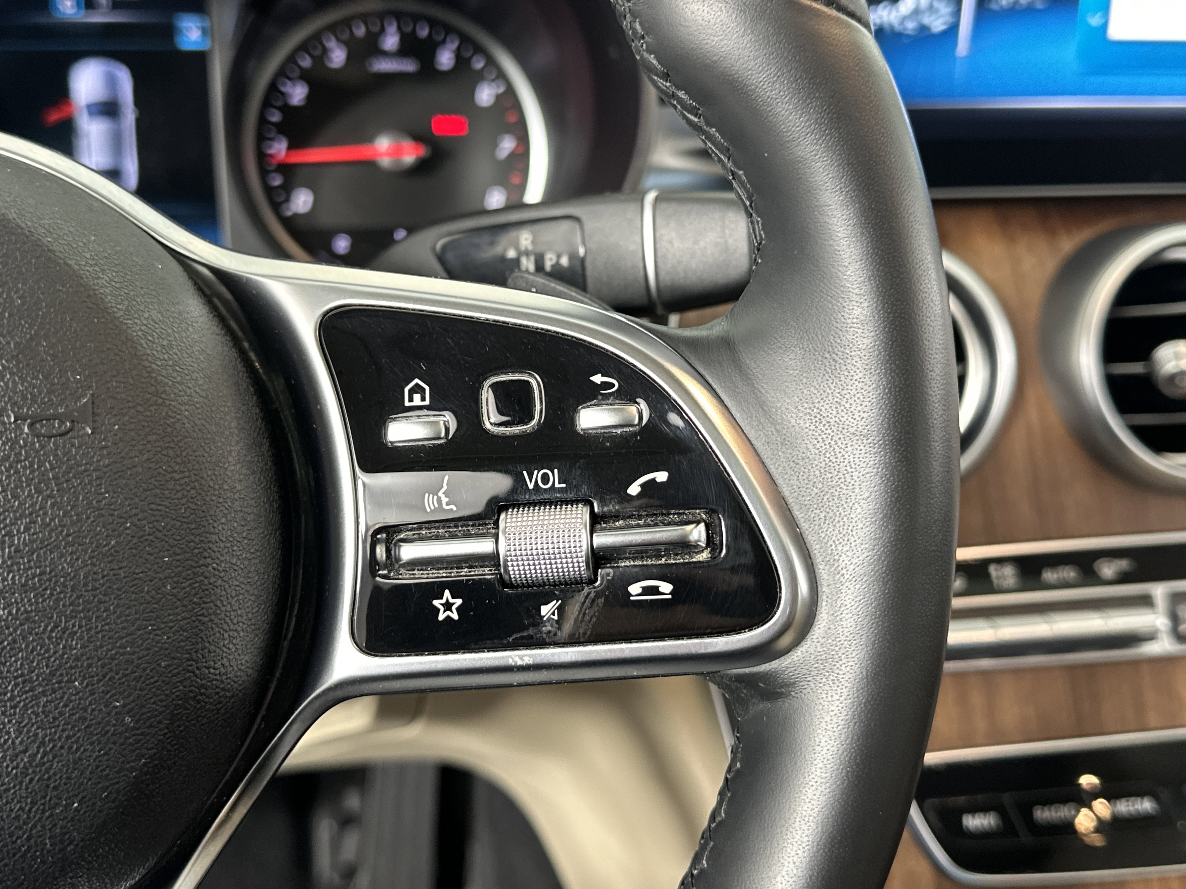 Certified 2020 Mercedes-Benz C 300 4MATIC Sedan image 28