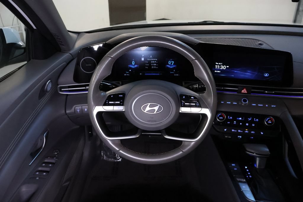 Used 2025 Hyundai Elantra SEL FWD image 17