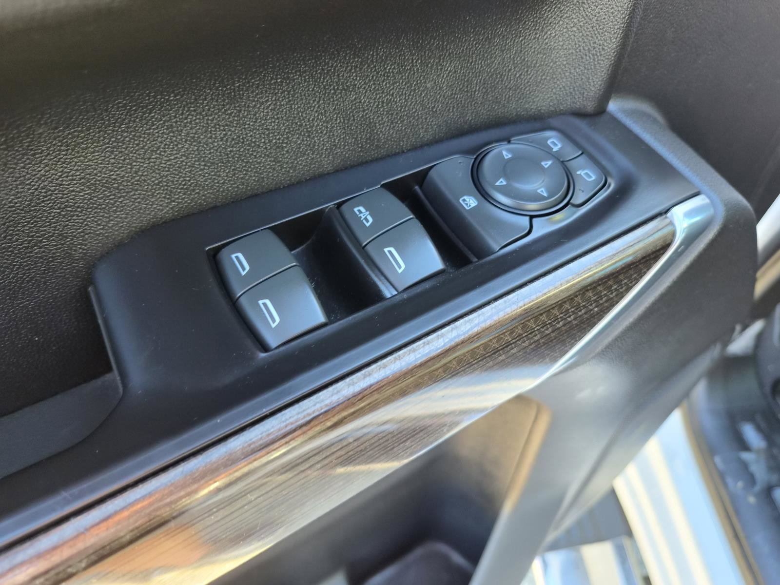 Used 2020 Chevrolet Silverado 1500 LT w/ Texas Edition AWD/4WD image 19