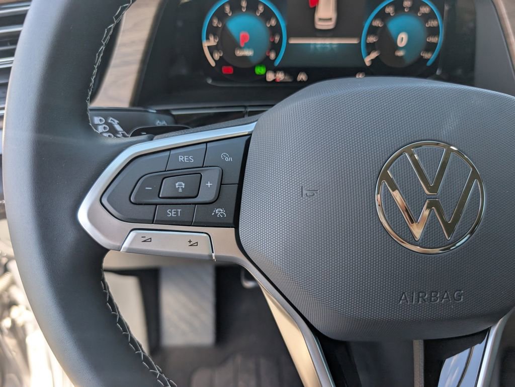 Used 2025 Volkswagen Atlas SE image 16