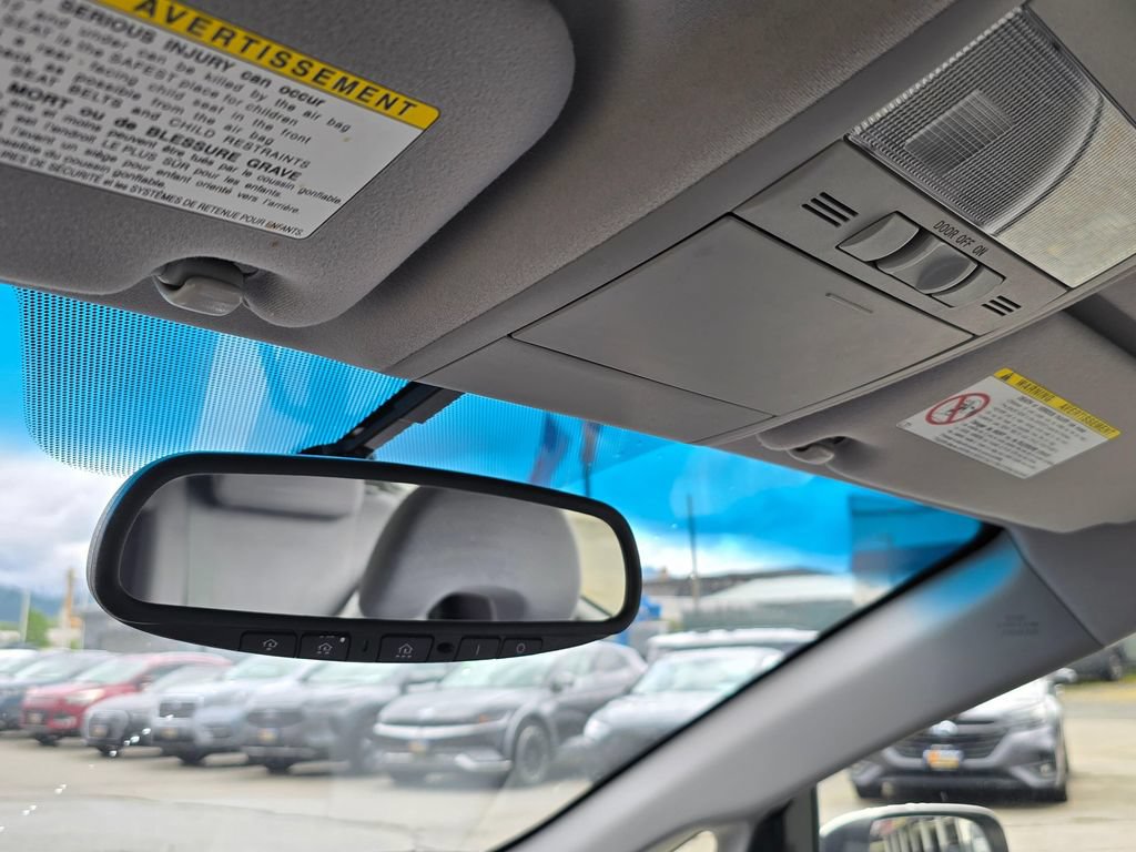 Used 2005 Toyota Prius FWD image 26