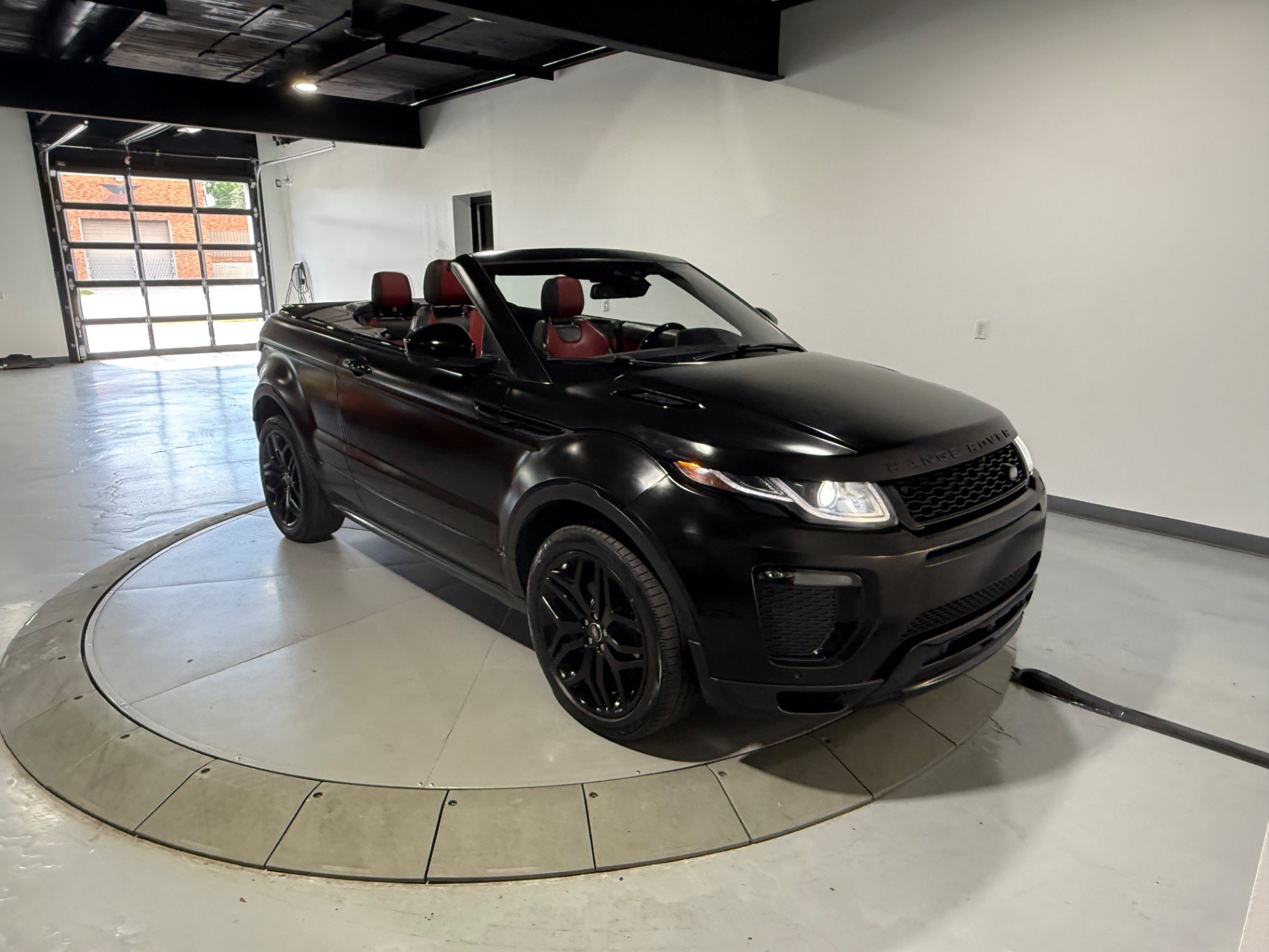 Used 2018 Land Rover Range Rover Evoque HSE Dynamic AWD/4WD image 9