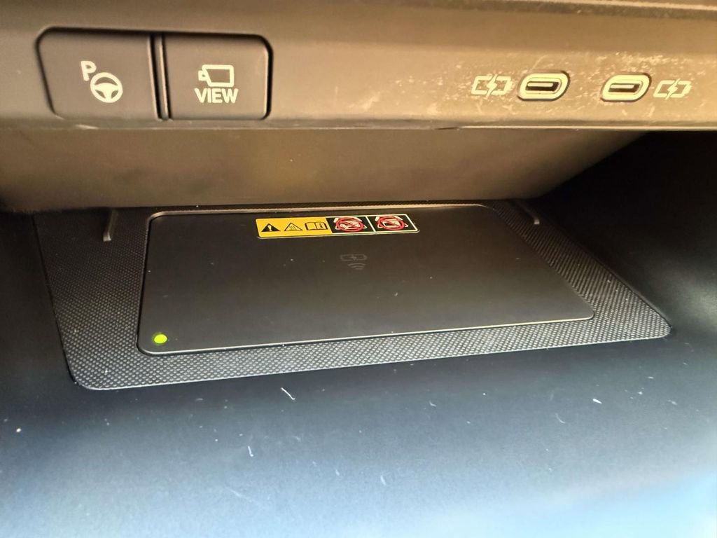 Used 2025 Lexus RZ 450e image 25