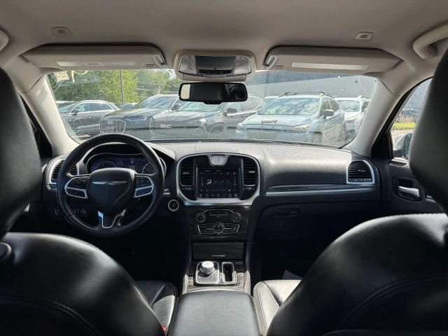 Used 2017 Chrysler 300 Limited RWD image 18