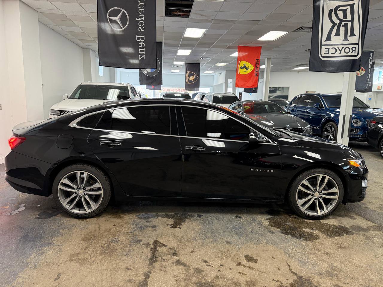Used 2019 Chevrolet Malibu Premier w/ Sun and Wheel Package image 5
