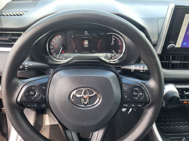 Used 2025 Toyota RAV4 LE AWD/4WD image 15