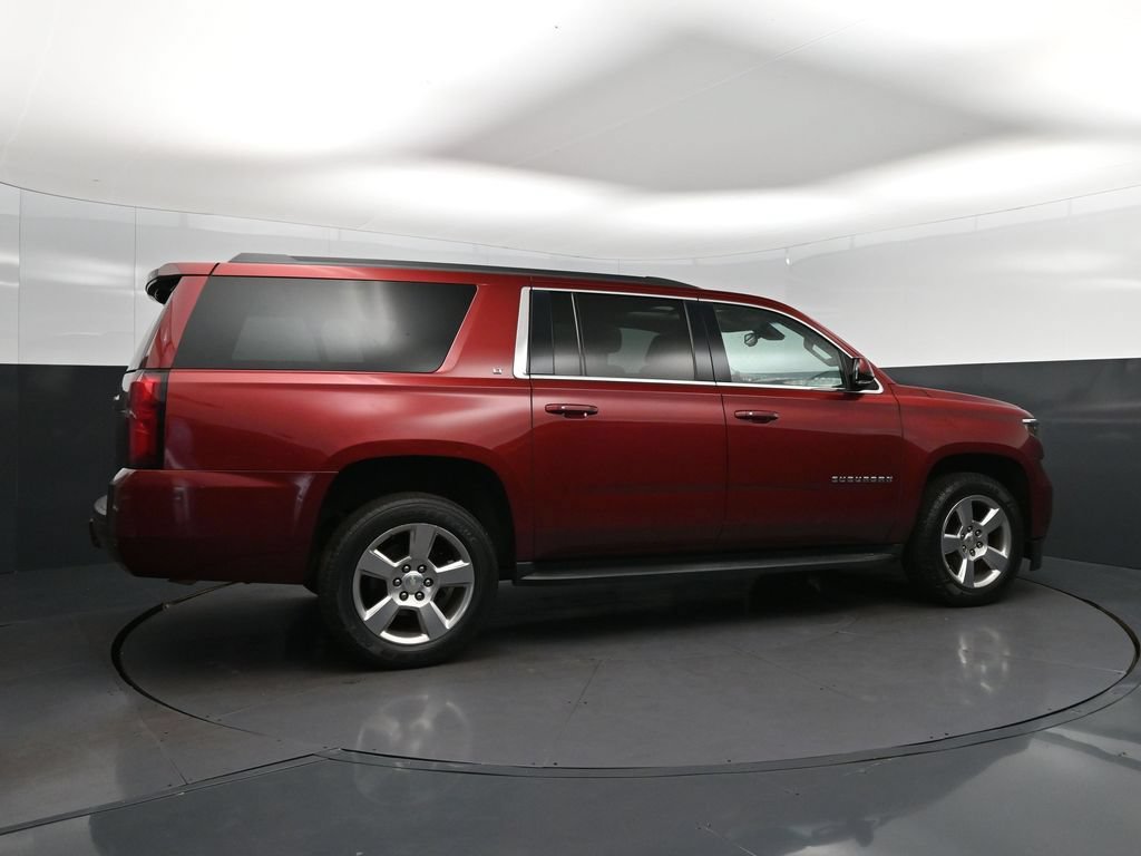 Used 2020 Chevrolet Suburban LT w/ Luxury Package RWD image 8