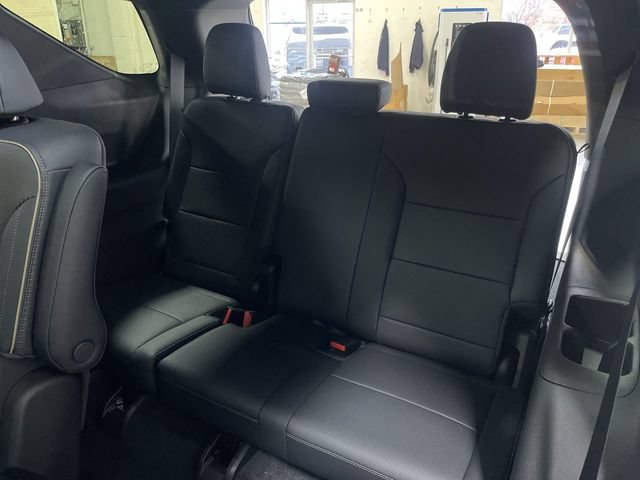 Used 2025 Chevrolet Traverse High Country AWD/4WD image 24