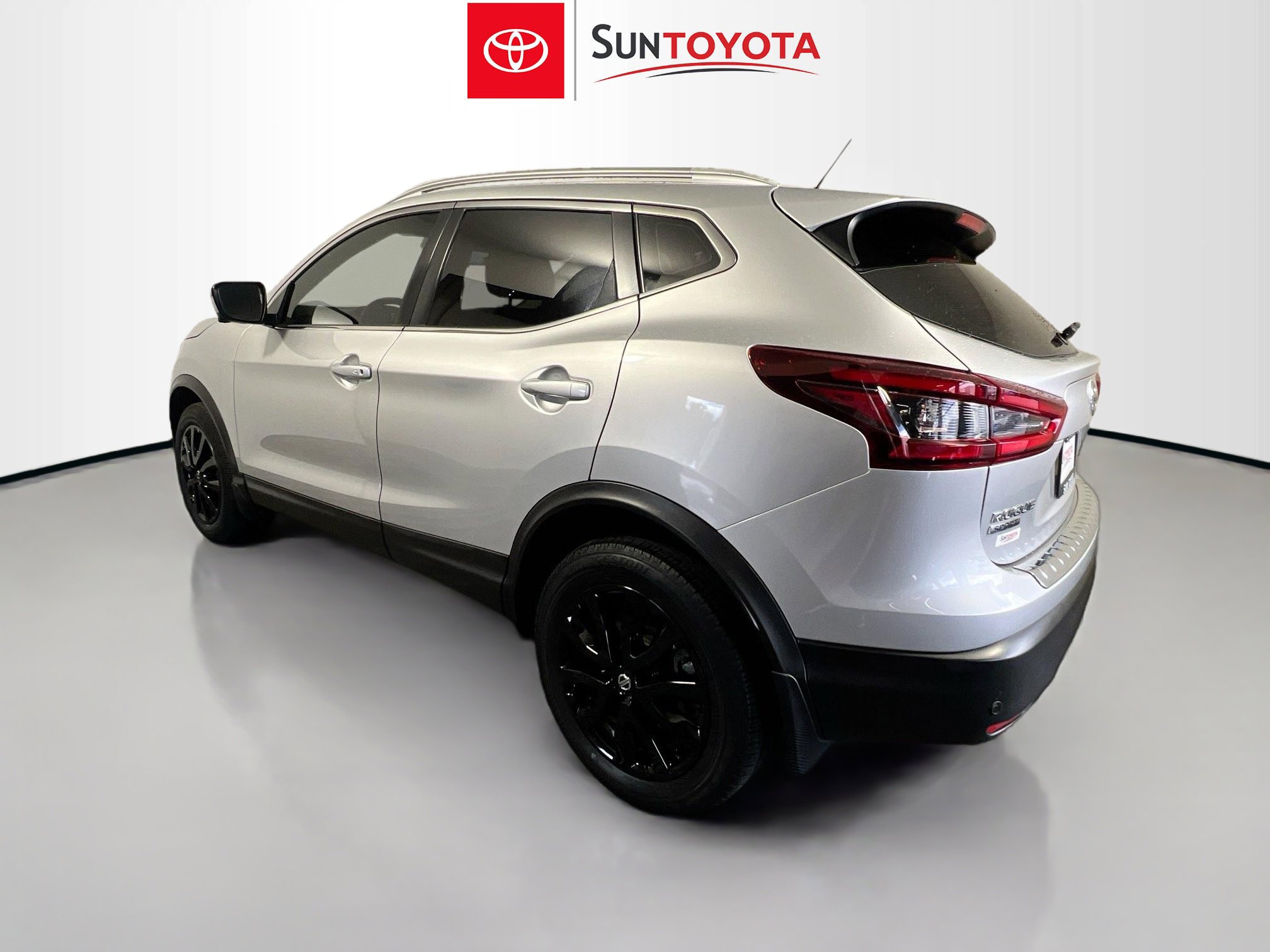 Used 2022 Nissan Rogue Sport SV w/ Technology Package image 6