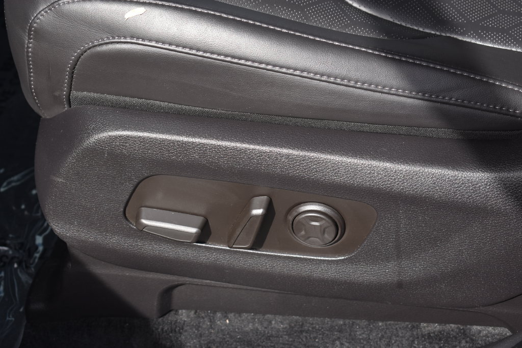 Used 2026 Kia Carnival FWD image 21