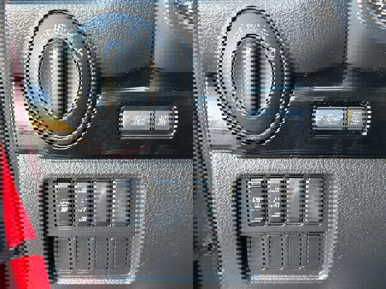 Certified 2024 Nissan Titan SV w/ SV Convenience Package image 22