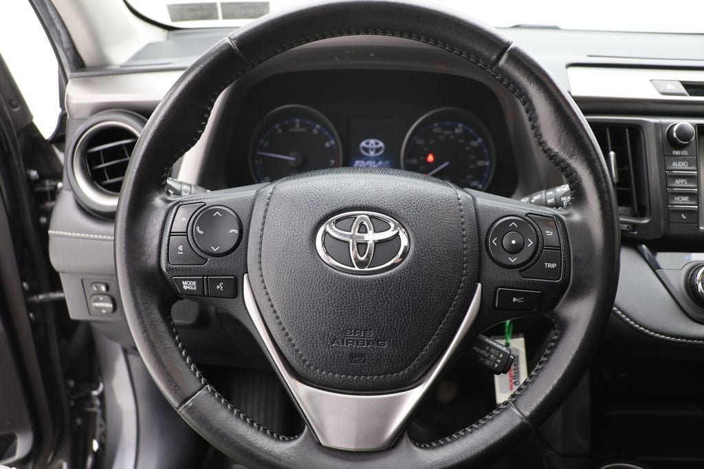 Used 2017 Toyota RAV4 XLE AWD/4WD image 17