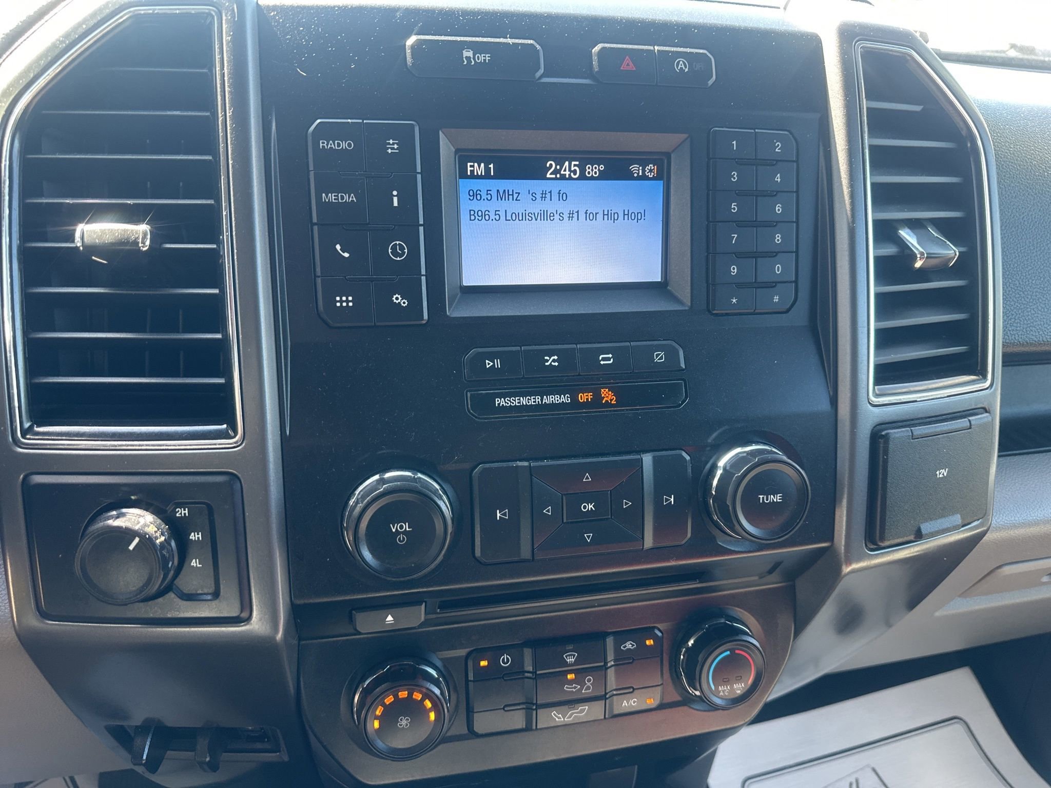 Used 2018 Ford F150 XLT AWD/4WD image 27