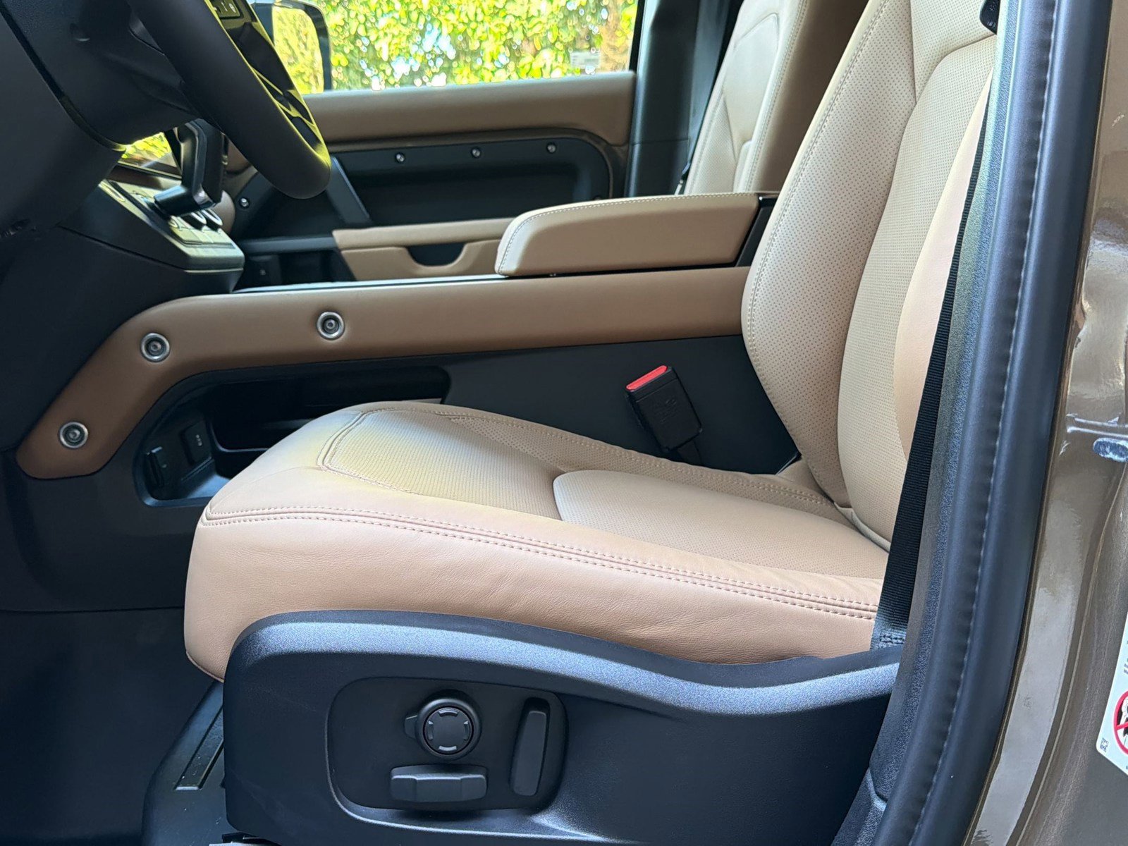 New 2026 Land Rover Defender 110 S image 14