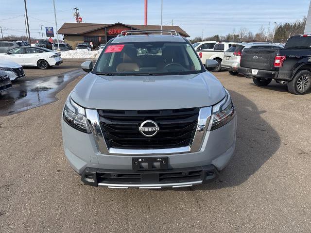 Certified 2023 Nissan Pathfinder Platinum image 3