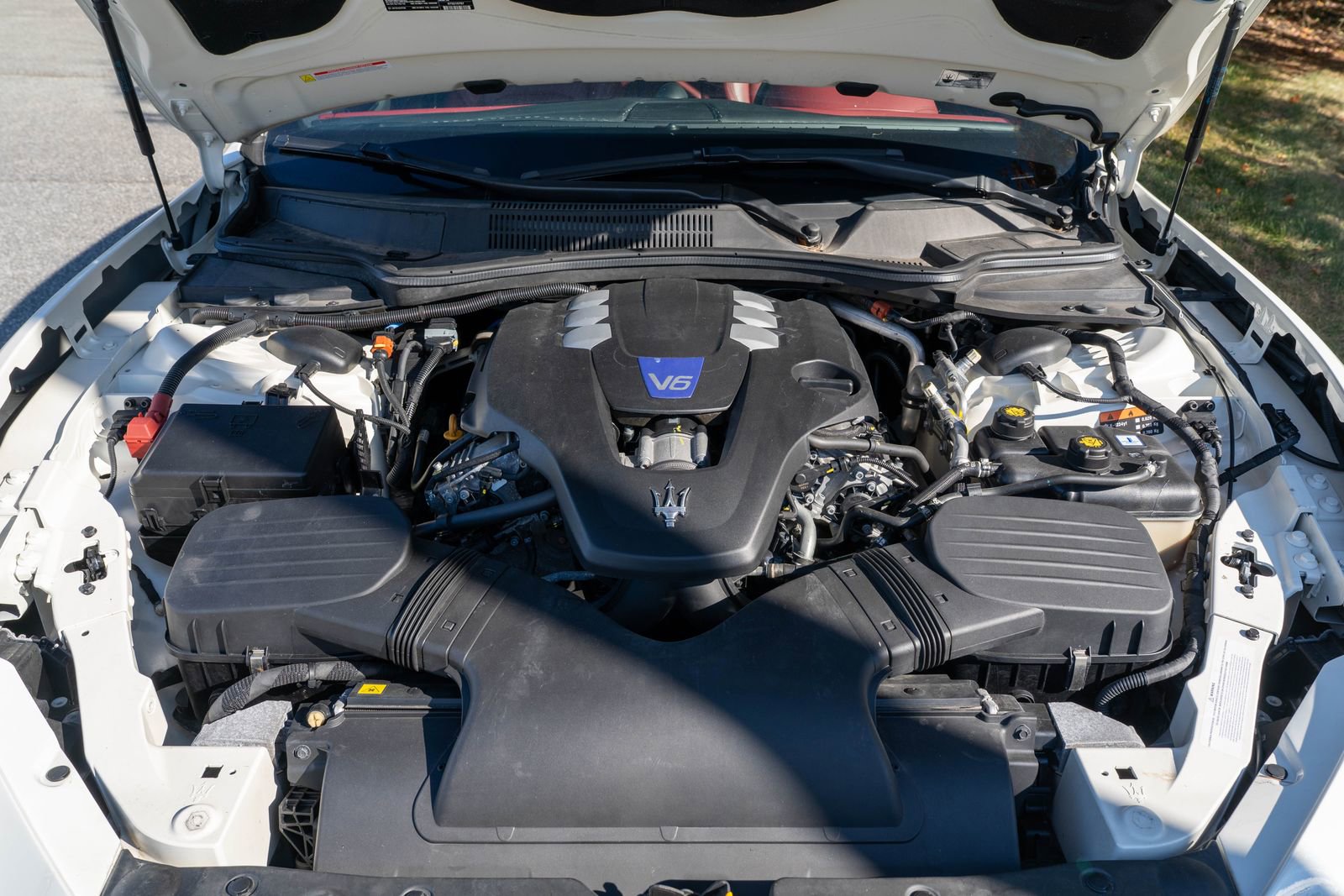 Used 2022 Maserati Ghibli Modena Q4 image 14