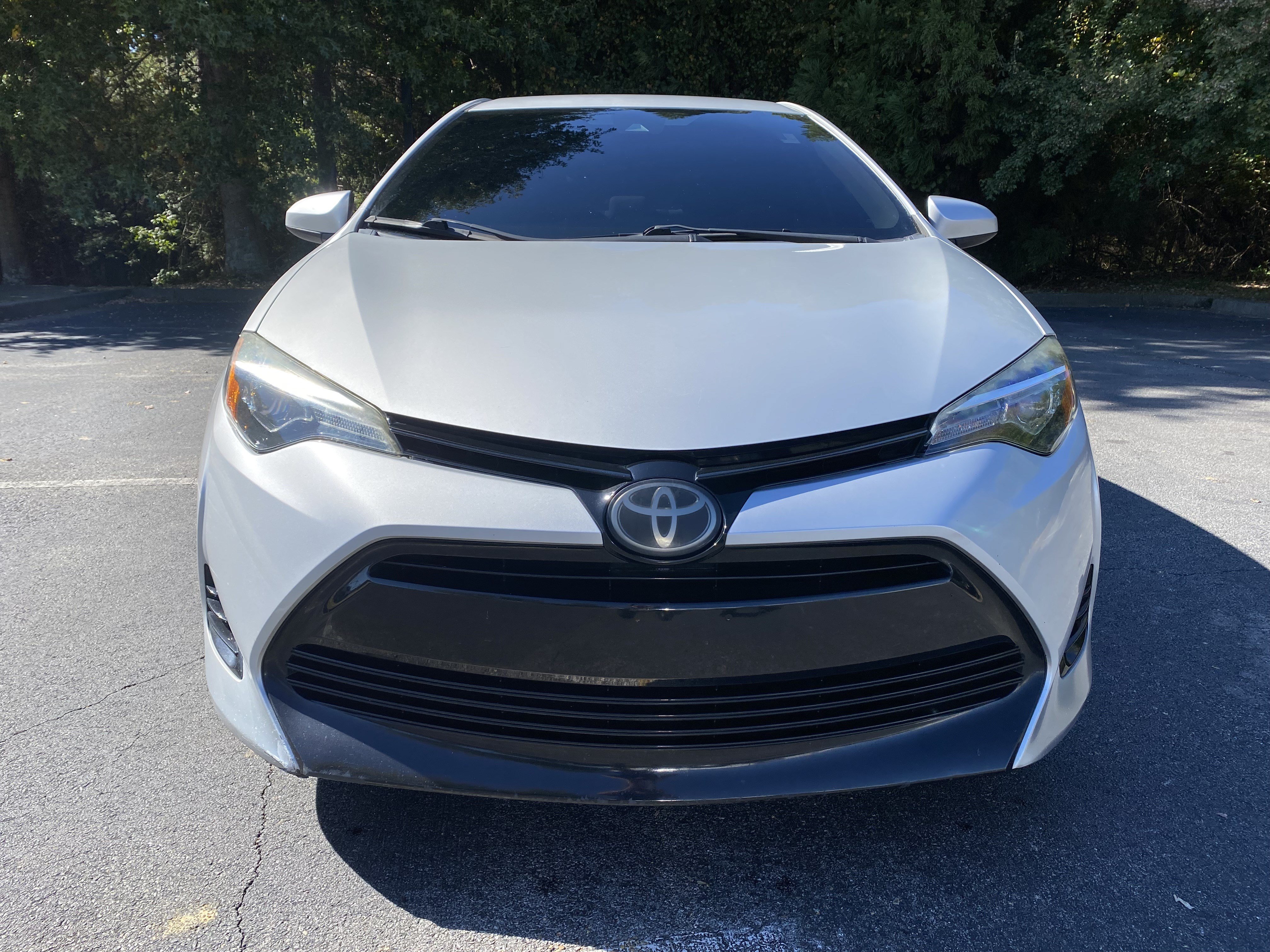 Used 2018 Toyota Corolla LE FWD image 3