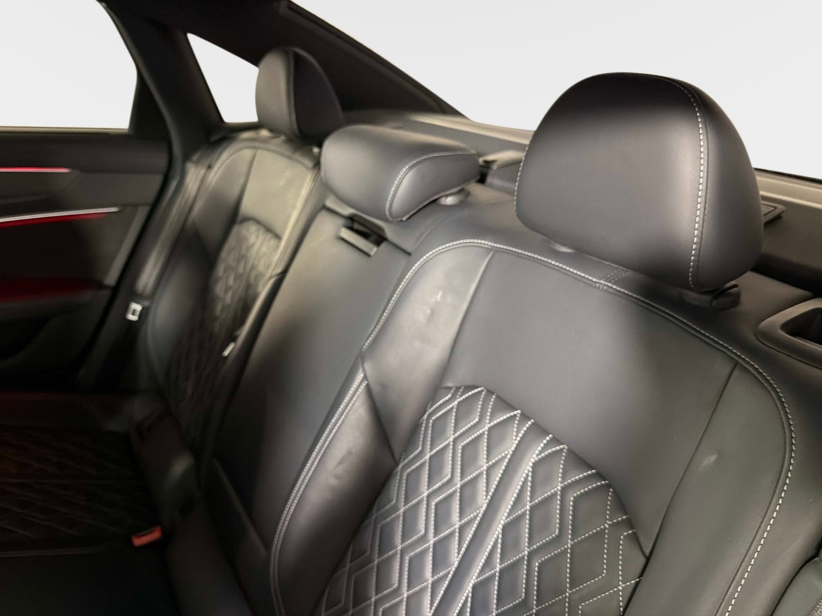 Used 2021 Audi S6 Prestige w/ Prestige Package image 32