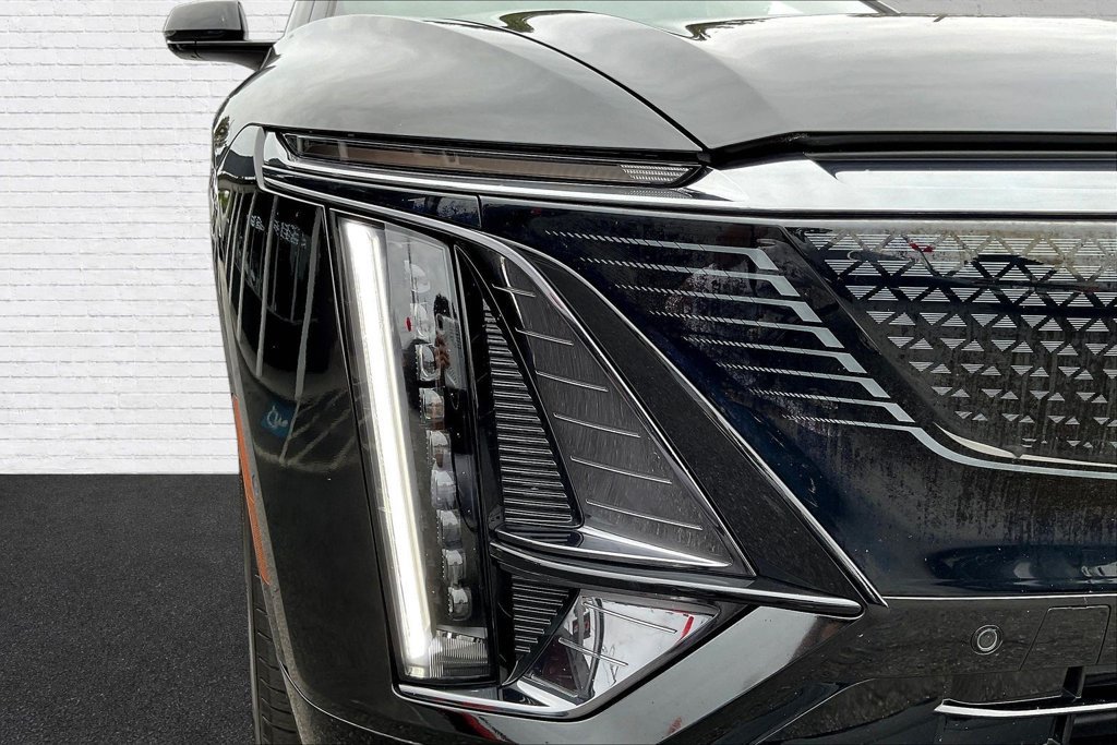 Used 2024 Cadillac Lyriq Sport RWD image 31