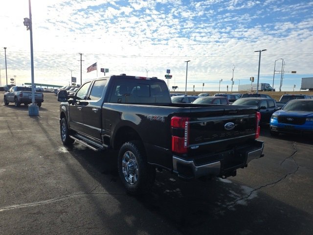 Used 2023 Ford F350 Lariat w/ Chrome Package image 5