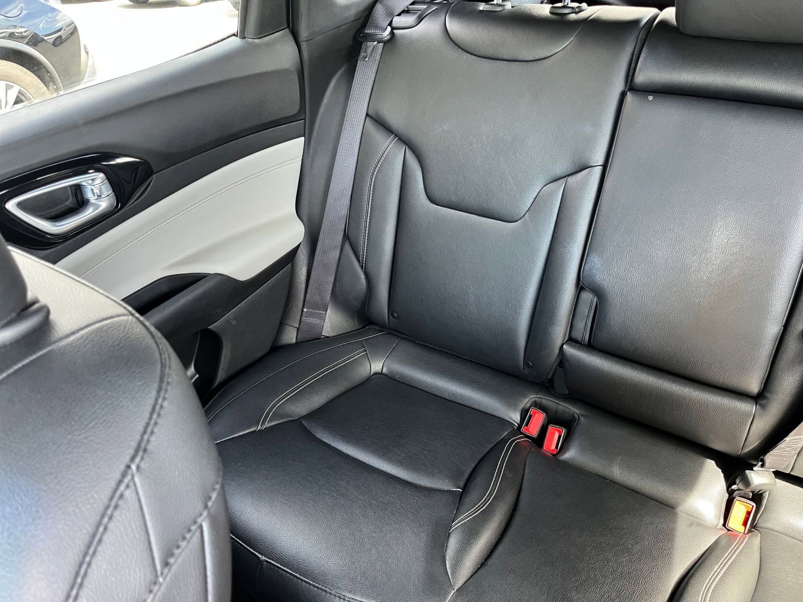 Used 2025 Jeep Compass Limited image 38