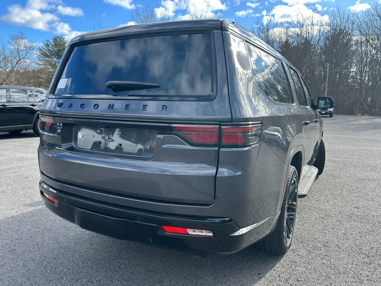 New 2025 Jeep Wagoneer L Series II w/ Premium Group I image 9