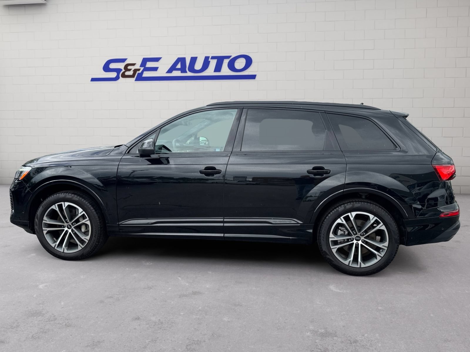 Used 2025 Audi Q7 2.0T Premium Plus w/ Premium Plus Package AWD/4WD image 2
