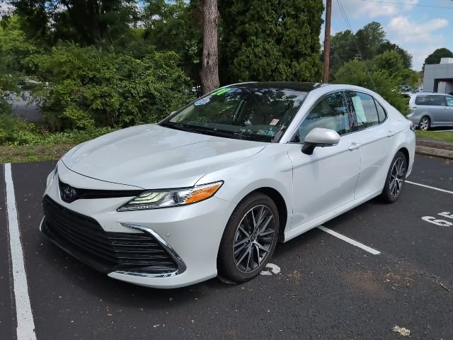 Used 2021 Toyota Camry XLE w/ Navigation Package FWD image 6
