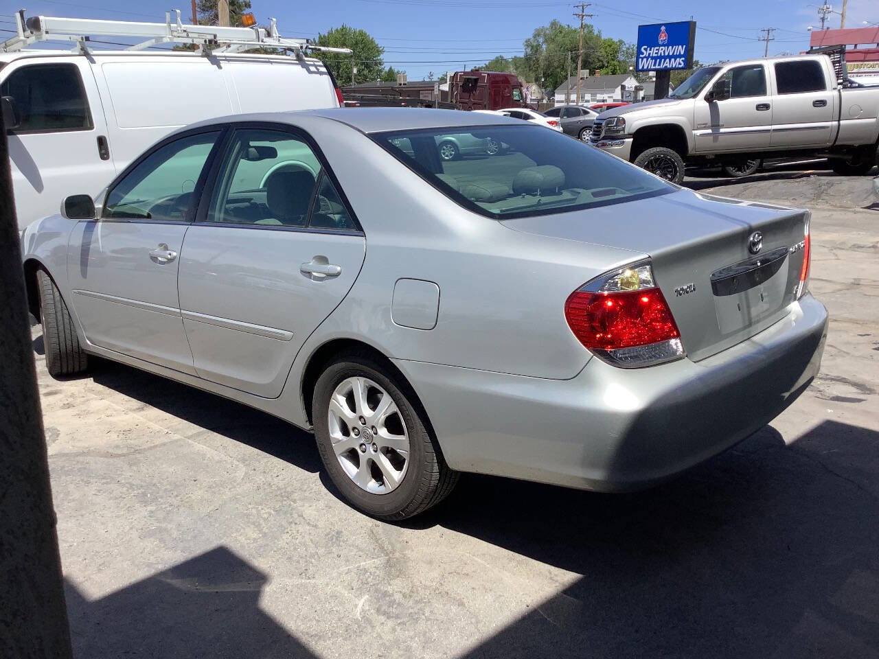 Used 2005 Toyota Camry XLE FWD image 13