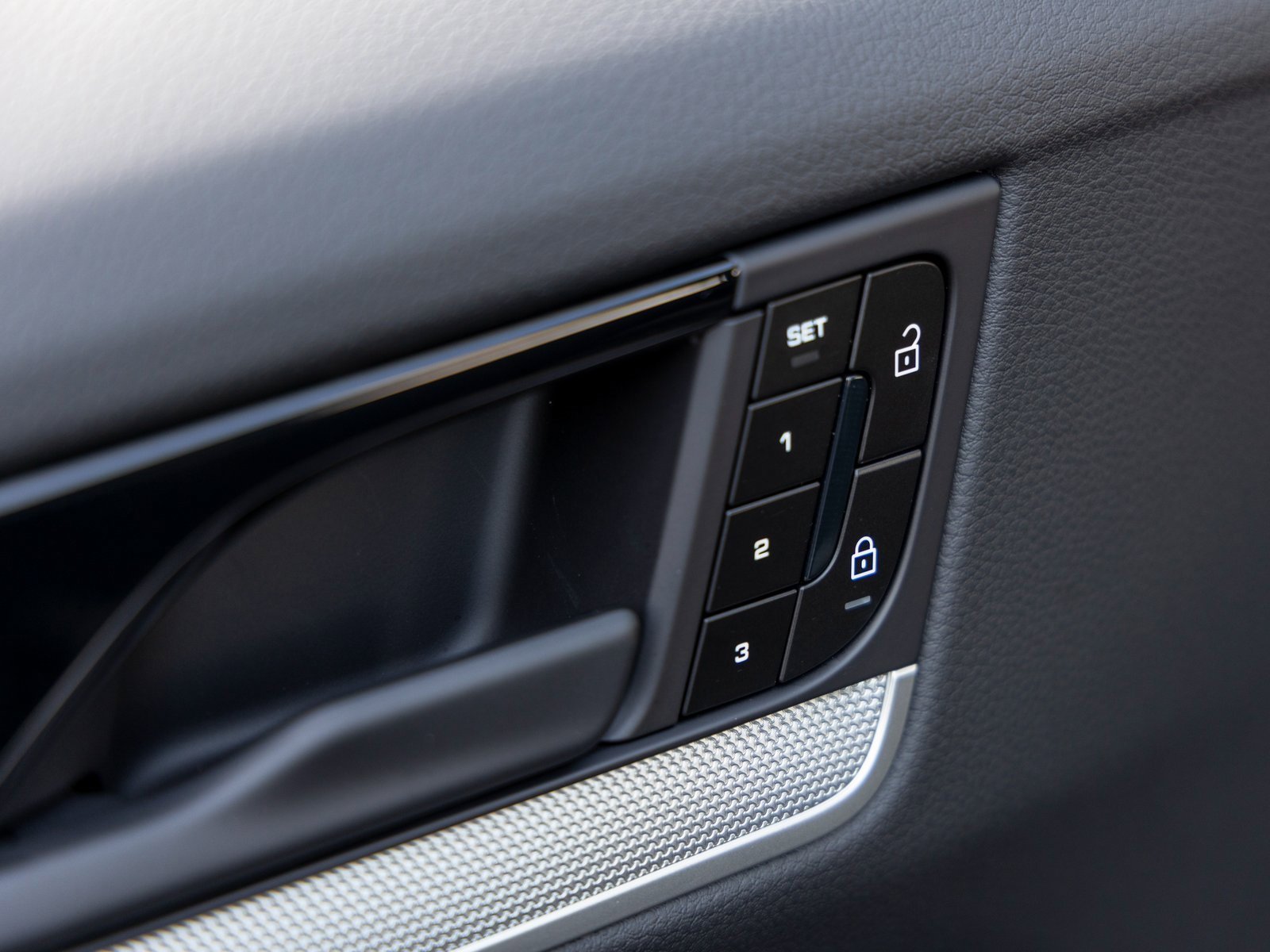 New 2025 Porsche Cayenne E-Hybrid image 23