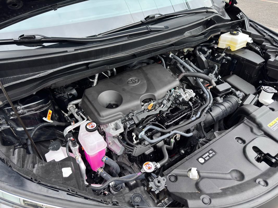 Used 2025 Toyota Sienna XLE FWD image 50
