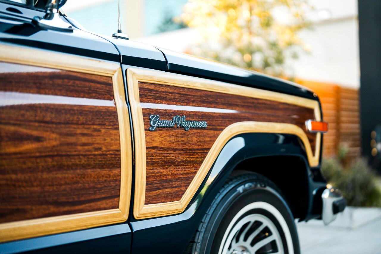 Used 1987 Jeep Grand Wagoneer image 28