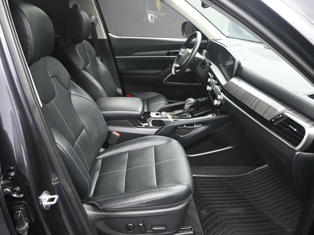 Certified 2025 Kia Telluride EX image 40