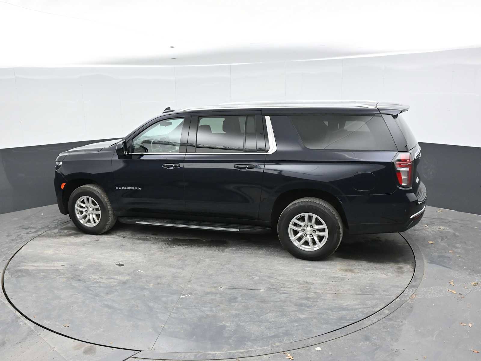Used 2022 Chevrolet Suburban LS AWD/4WD image 29