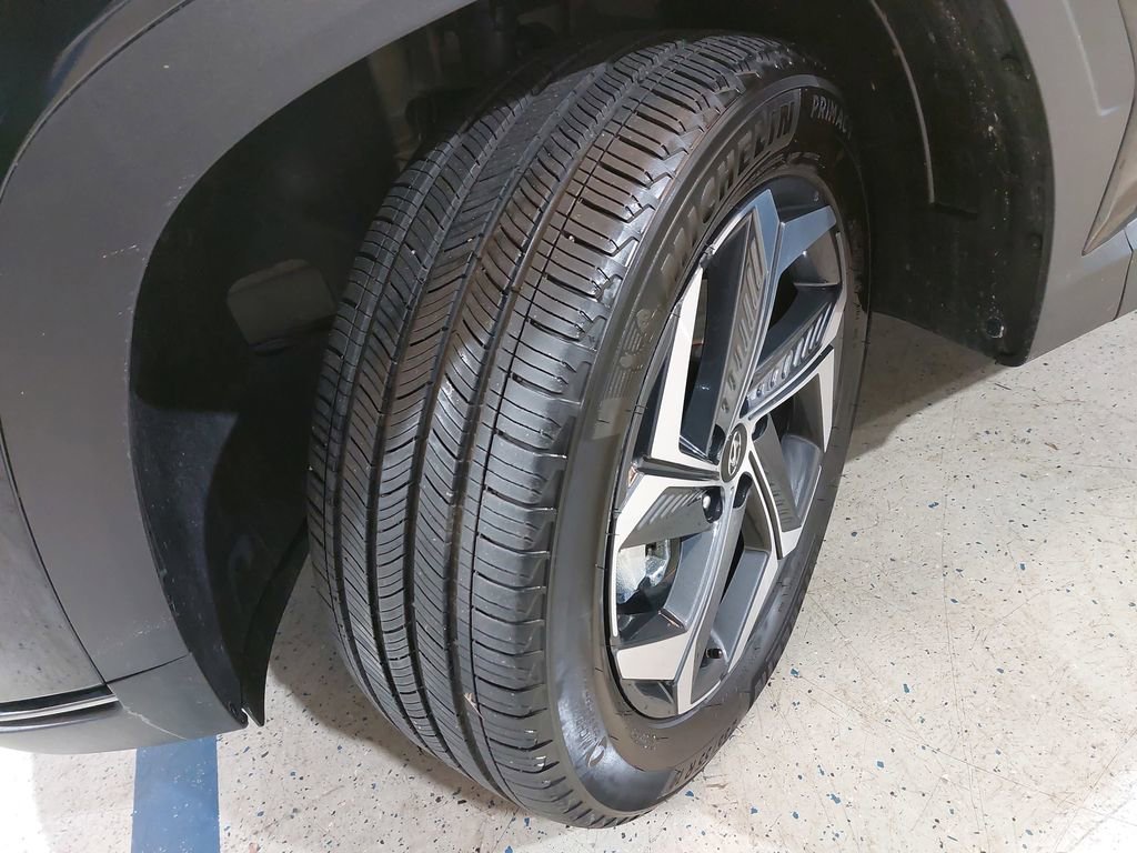 Certified 2024 Hyundai Tucson Limited image 33