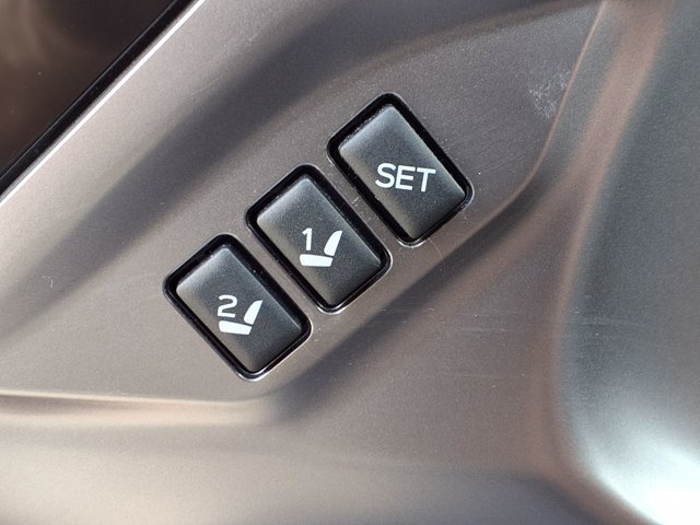 Certified 2025 Subaru Outback Touring AWD/4WD image 13