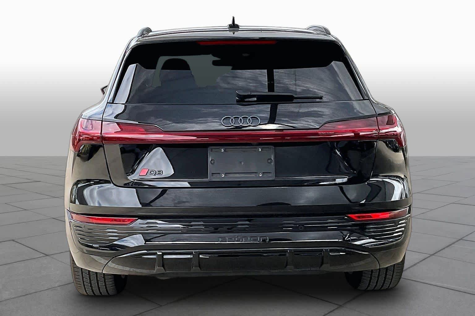 Used 2024 Audi Q8 e-tron Prestige w/ Prestige Package AWD/4WD image 4