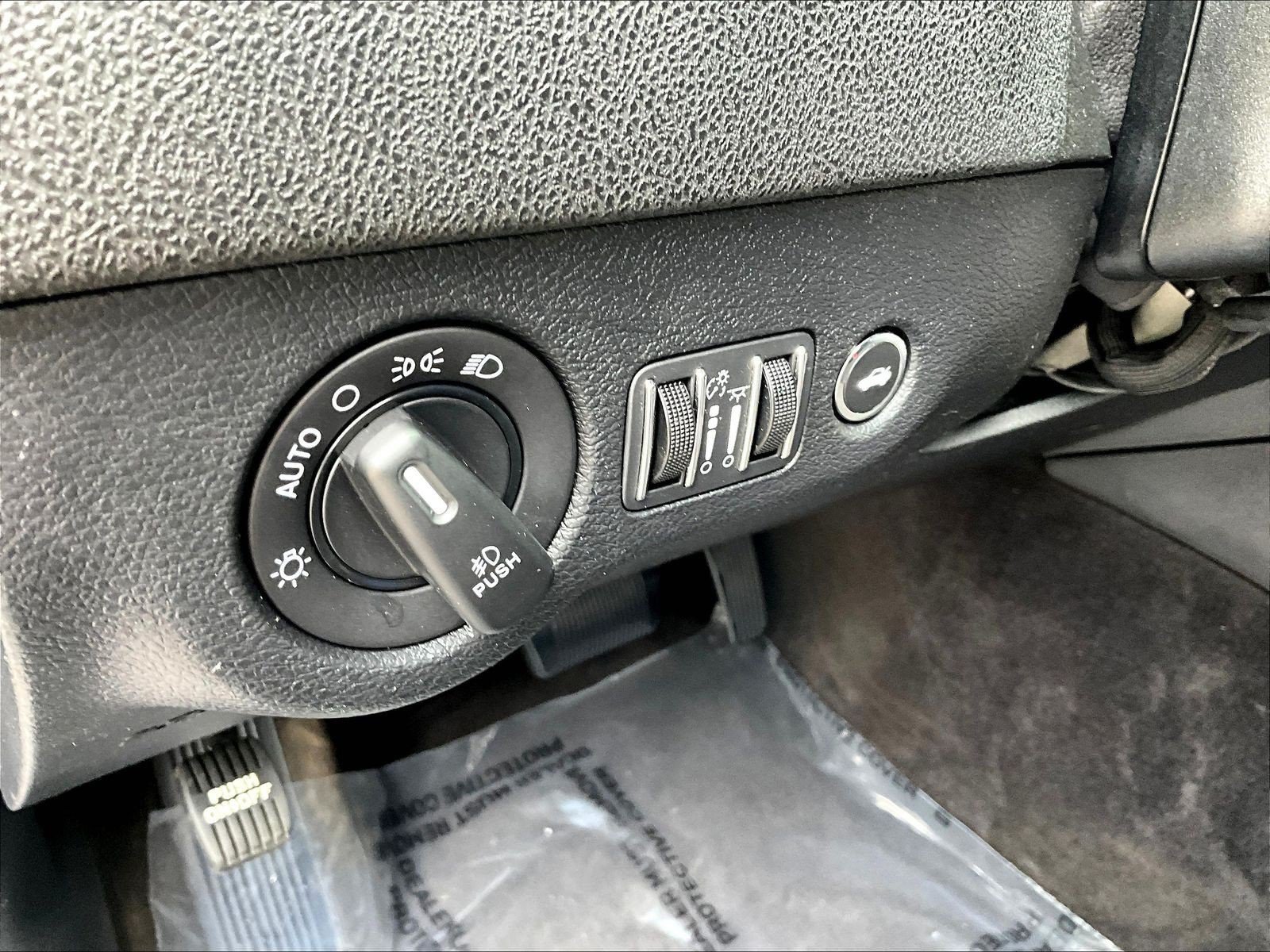 Used 2018 Dodge Charger R/T RWD image 37