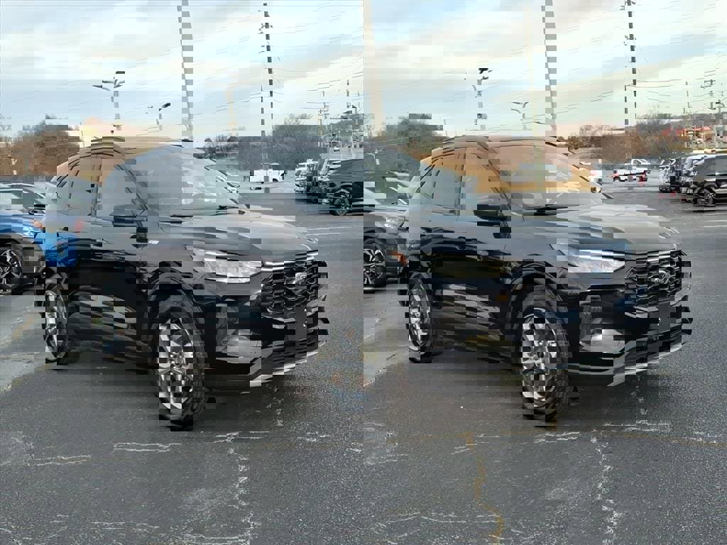 Certified 2025 Ford Escape ST-Line image 2