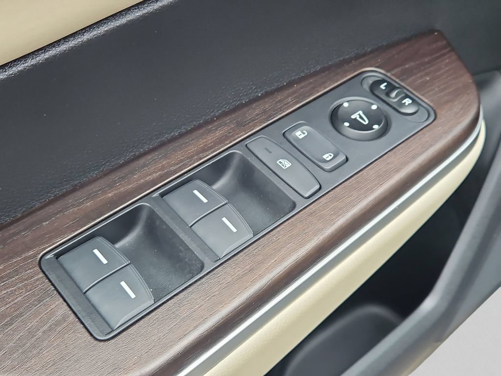 Certified 2019 Honda Clarity Plug-In Hybrid image 23