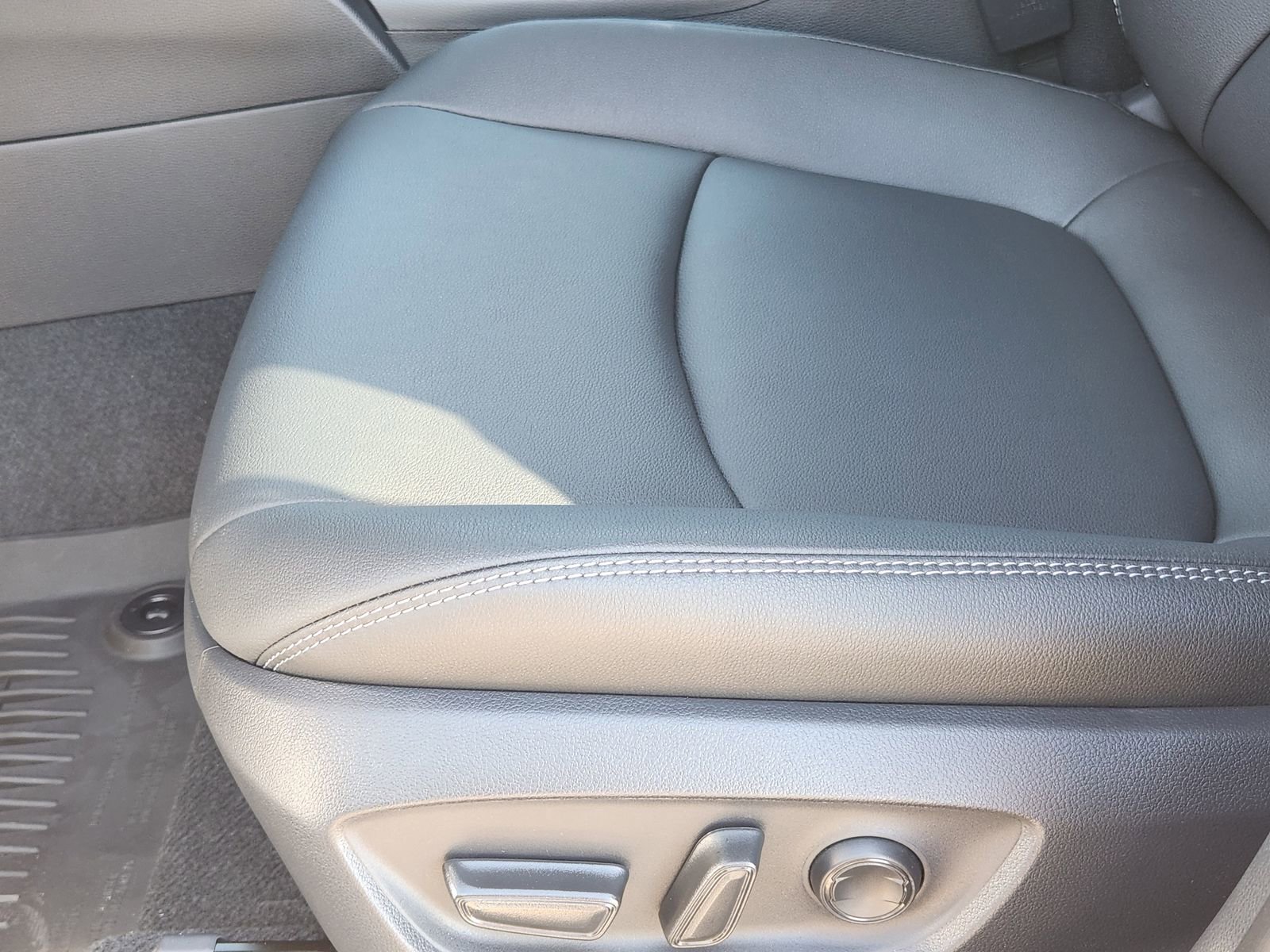 New 2026 Toyota Corolla Cross XLE w/ Convenience Package image 27