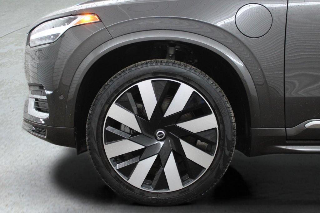 Used 2023 Volvo XC90 T8 Ultimate w/ Protection Package Premier AWD/4WD image 6
