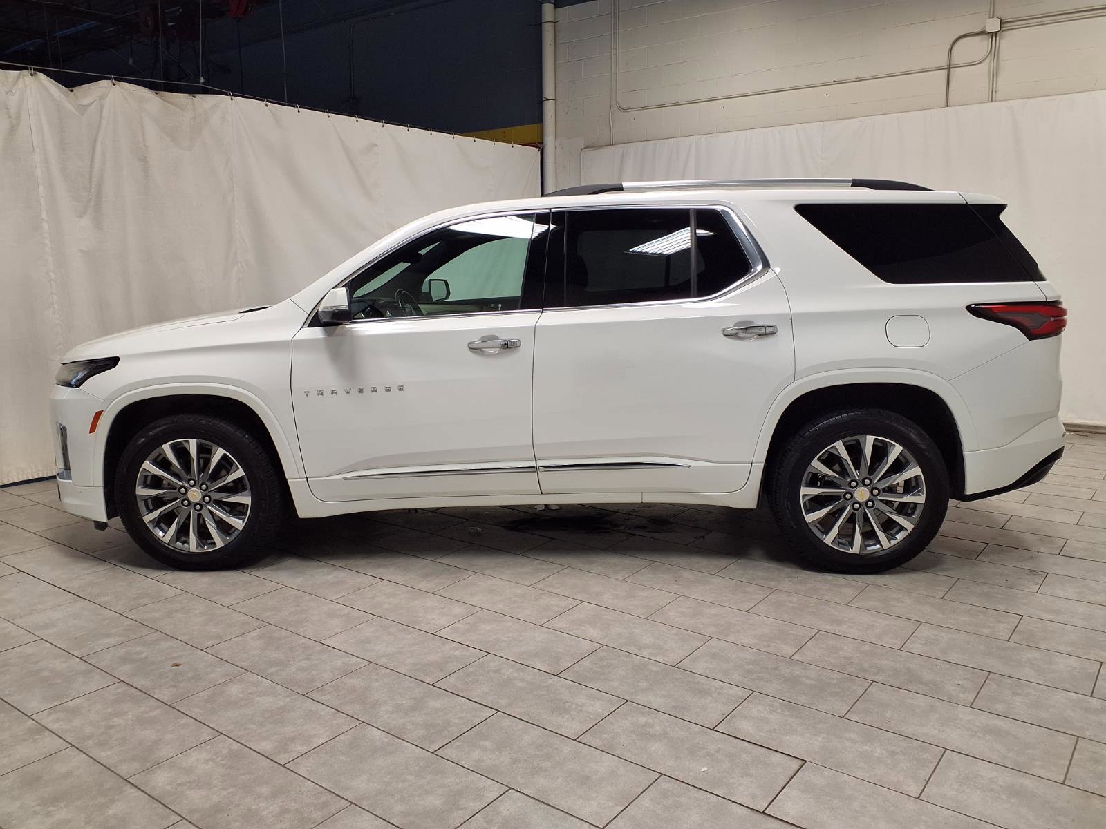 Used 2022 Chevrolet Traverse Premier w/ LPO, Floor Liner Package FWD image 6